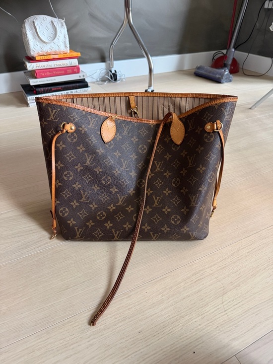Louis Vuitton Handbags - Louis Vuitton Monogram Canvas Tote in Brown with Tan Trim
